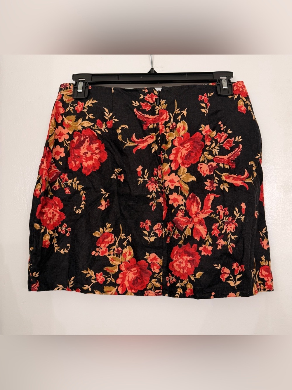 Reformation Vancouver Floral Linen Mini Skirt Red & Black Size 6 - Picture 3 of 7